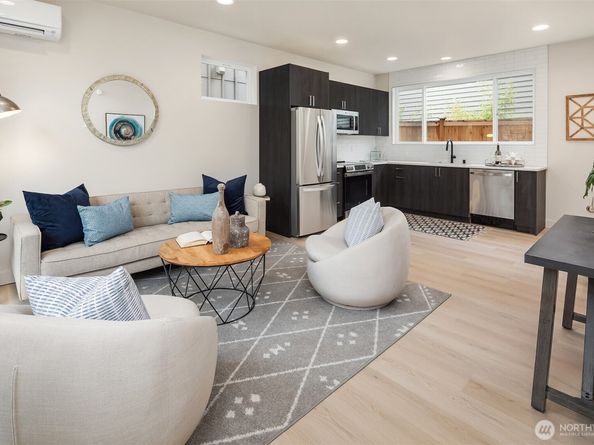 8823 Ashworth Avenue N B, Seattle WA 98103