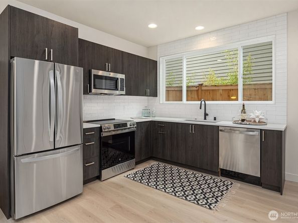 8823 Ashworth Avenue N B, Seattle WA 98103