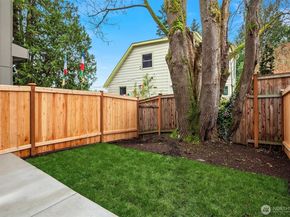 8823 Ashworth Avenue N B, Seattle WA 98103