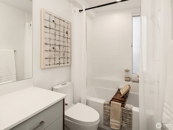 629 13th Avenue E, Seattle WA 98102