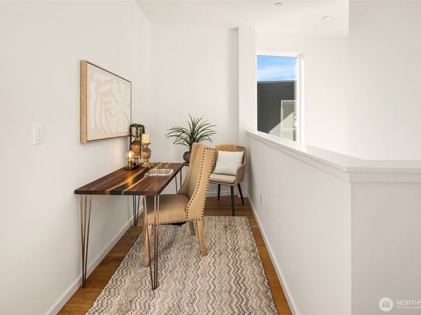 629 13th Avenue E, Seattle WA 98102