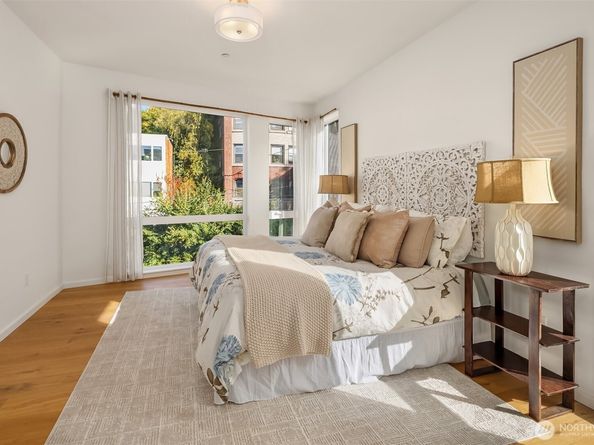 629 13th Avenue E, Seattle WA 98102