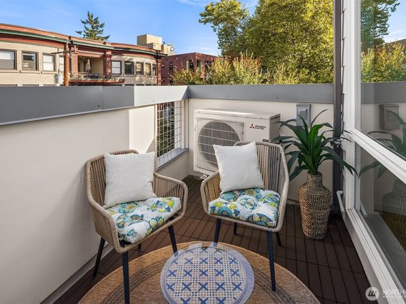 629 13th Avenue E, Seattle WA 98102