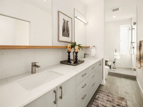 629 13th Avenue E, Seattle WA 98102