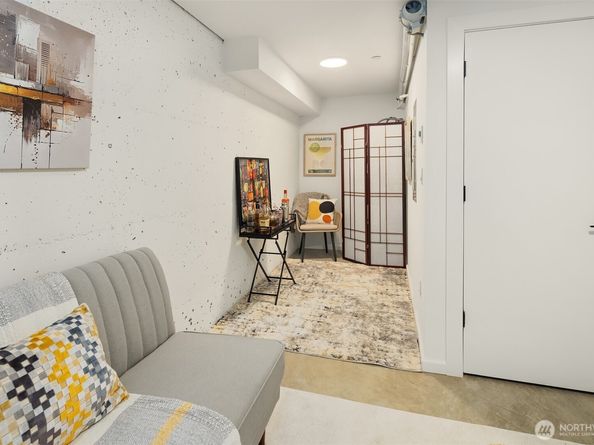 629 13th Avenue E, Seattle WA 98102