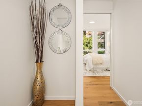 629 13th Avenue E, Seattle WA 98102