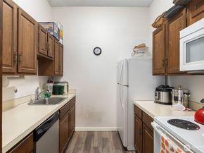 2858 32nd Avenue W 106, Seattle WA 98119