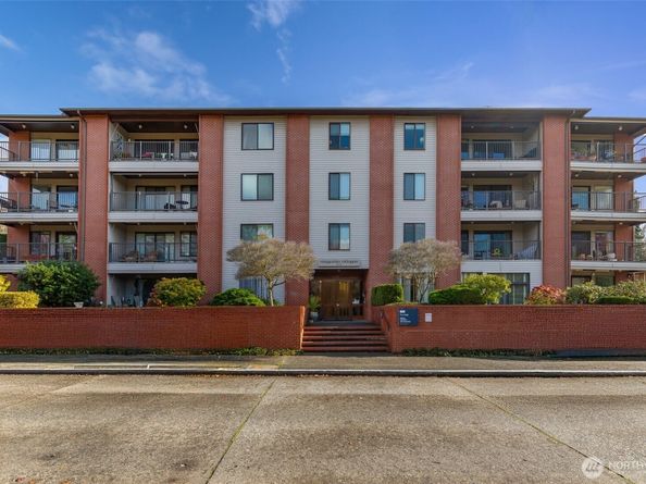 2858 32nd Avenue W 106, Seattle WA 98119