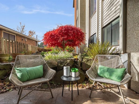 2858 32nd Avenue W 106, Seattle WA 98119