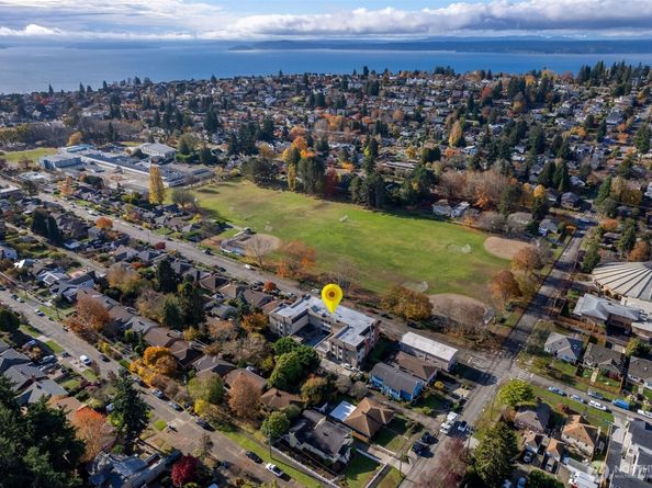 2858 32nd Avenue W 106, Seattle WA 98119
