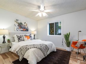 2858 32nd Avenue W 106, Seattle WA 98119