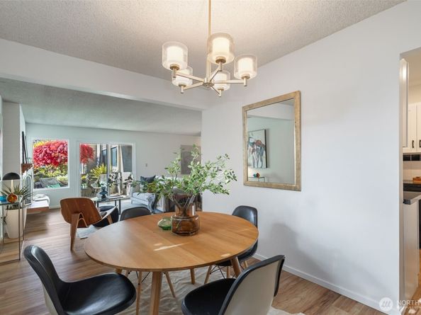 2858 32nd Avenue W 106, Seattle WA 98119