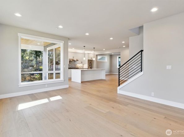 17825 N Wallingford Avenue A, Shoreline WA 98133