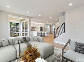 17825 N Wallingford Avenue A, Shoreline WA 98133