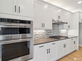 17825 N Wallingford Avenue A, Shoreline WA 98133