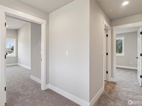 17825 N Wallingford Avenue A, Shoreline WA 98133