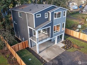 17825 N Wallingford Avenue A, Shoreline WA 98133