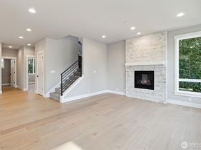 17825 N Wallingford Avenue A, Shoreline WA 98133