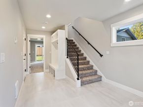 17825 N Wallingford Avenue A, Shoreline WA 98133