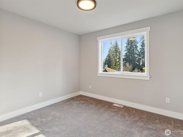 17825 N Wallingford Avenue A, Shoreline WA 98133