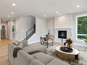 17825 N Wallingford Avenue A, Shoreline WA 98133