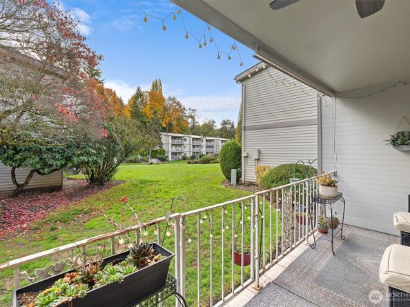 13321 15th Avenue NE D5, Seattle WA 98125