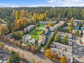 13321 15th Avenue NE D5, Seattle WA 98125