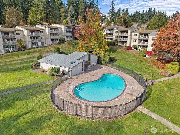 13321 15th Avenue NE D5, Seattle WA 98125