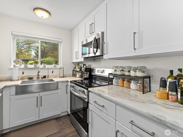 13321 15th Avenue NE D5, Seattle WA 98125