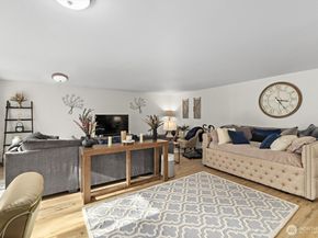 13321 15th Avenue NE D5, Seattle WA 98125