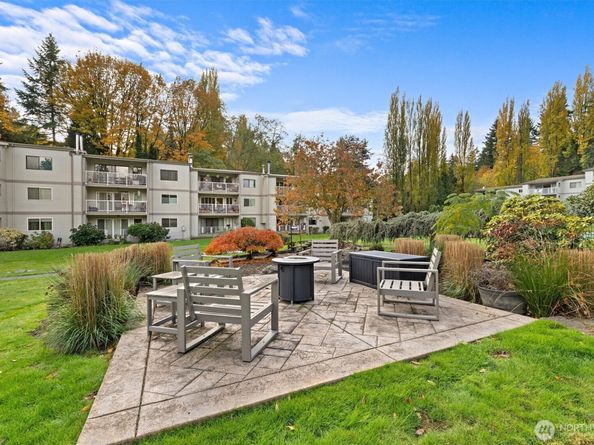 13321 15th Avenue NE D5, Seattle WA 98125