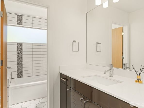 933 16th Avenue A, Seattle WA 98122