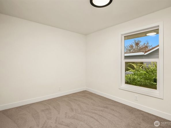 2032 NE 123rd Street, Seattle WA 98125