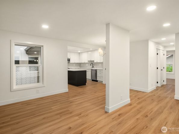 2032 NE 123rd Street, Seattle WA 98125