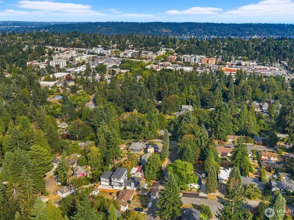 2032 NE 123rd Street, Seattle WA 98125