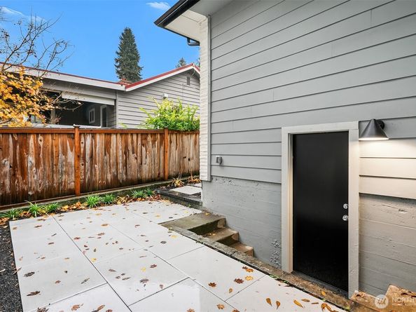 2032 NE 123rd Street, Seattle WA 98125