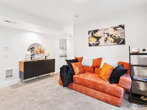 2811 SW 337th St, Federal Way WA 98023