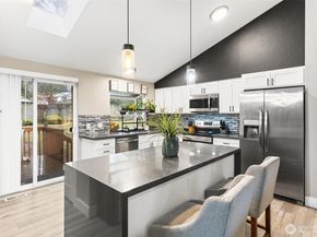 2811 SW 337th St, Federal Way WA 98023