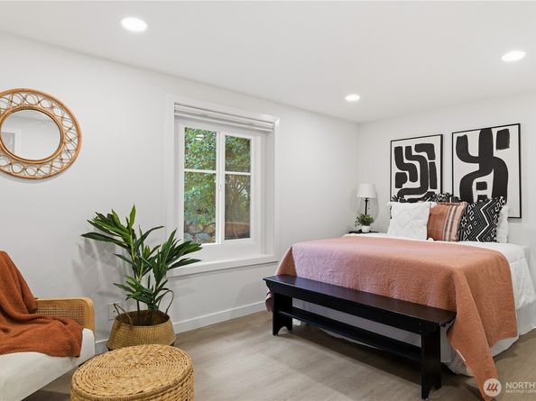 16167 Midvale Avenue N, Shoreline WA 98133