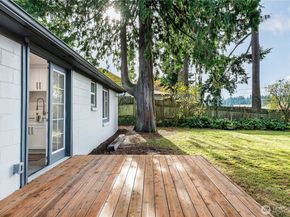 16167 Midvale Avenue N, Shoreline WA 98133