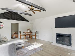 16167 Midvale Avenue N, Shoreline WA 98133