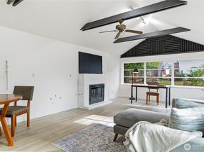 16167 Midvale Avenue N, Shoreline WA 98133