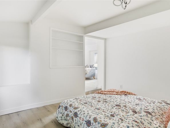 16167 Midvale Avenue N, Shoreline WA 98133