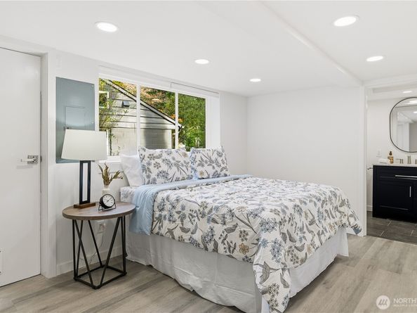 16167 Midvale Avenue N, Shoreline WA 98133