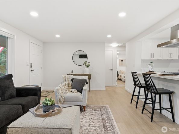 16167 Midvale Avenue N, Shoreline WA 98133