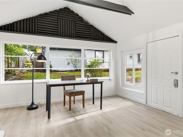 16167 Midvale Avenue N, Shoreline WA 98133