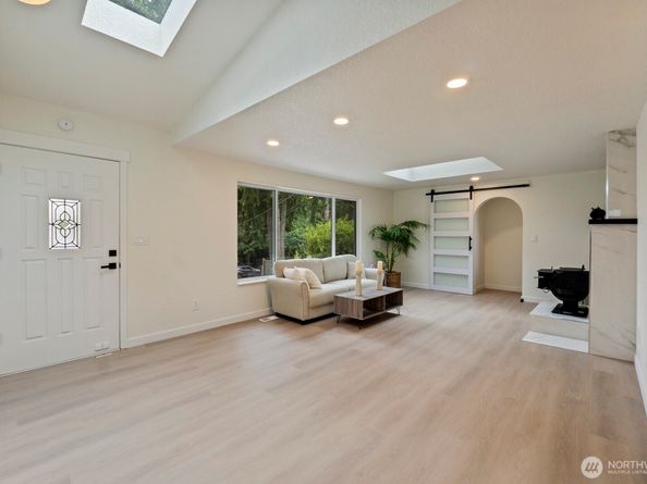 18045 3rd Ave NE, Shoreline WA 98155