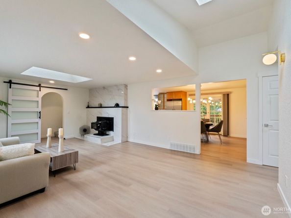 18045 3rd Ave NE, Shoreline WA 98155