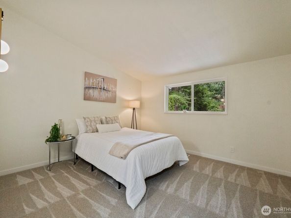 18045 3rd Ave NE, Shoreline WA 98155