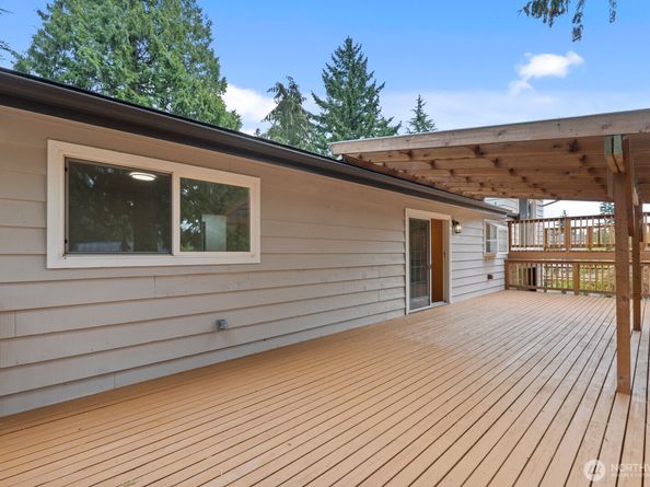 18045 3rd Ave NE, Shoreline WA 98155